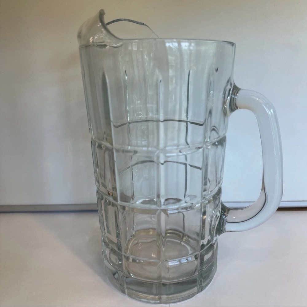 VTG Anchor‎ Hocking Tartan Manchester Clear 50 oz. Heavy Glass Pitcher 9-1/2"